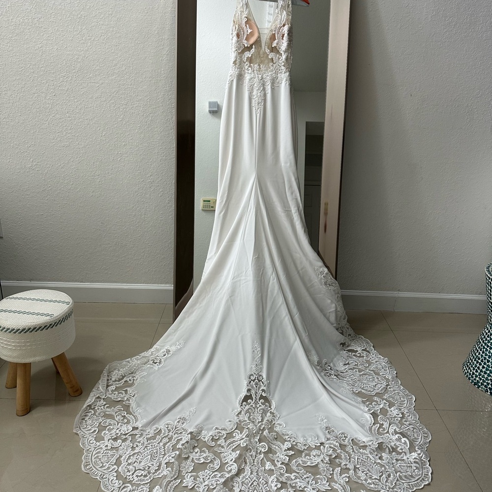 Elegant White Lace Wedding Dress PRONOVIAS